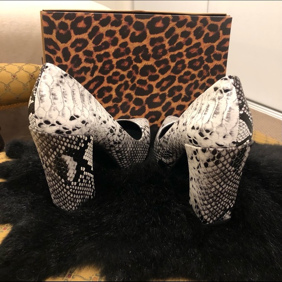 River Island stylish heel Sz 39 - Picture 2 of 4